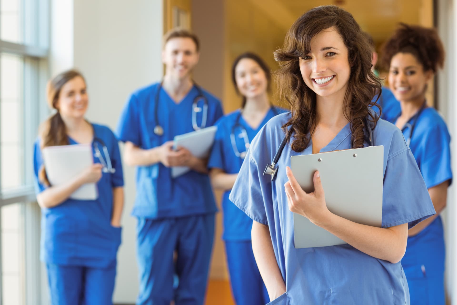 Estudiantes de FP sanitaria sonriendo
