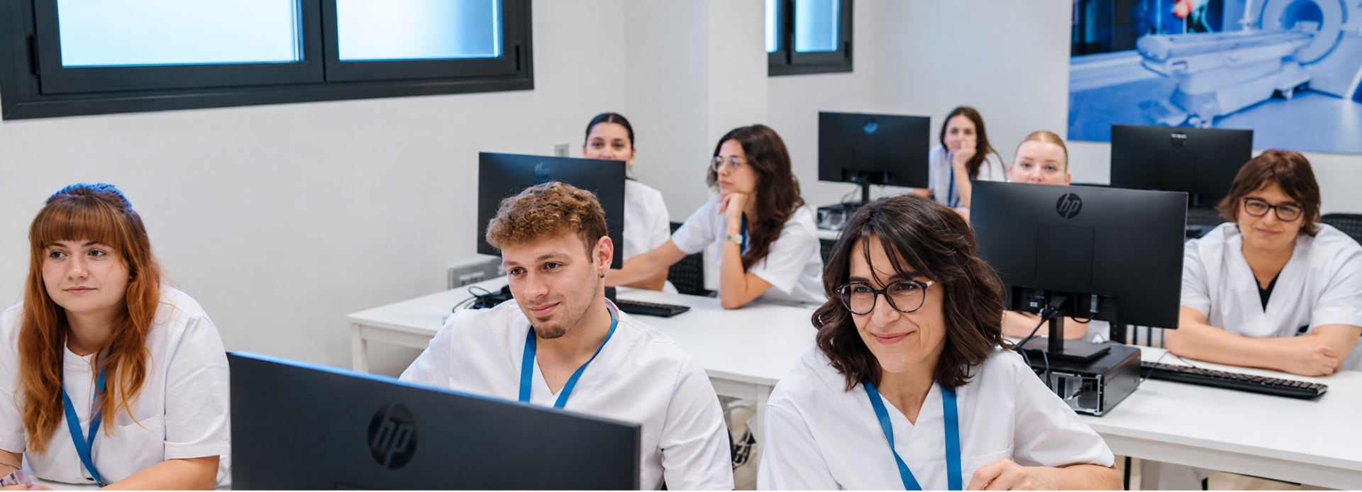 Grupo de alumnos de Sanitio en el aula